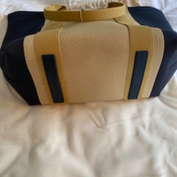 Ink and Ivory Rothy's ORIGINAL Essential Tote WITH MAGNETS - Picture 4 of 4